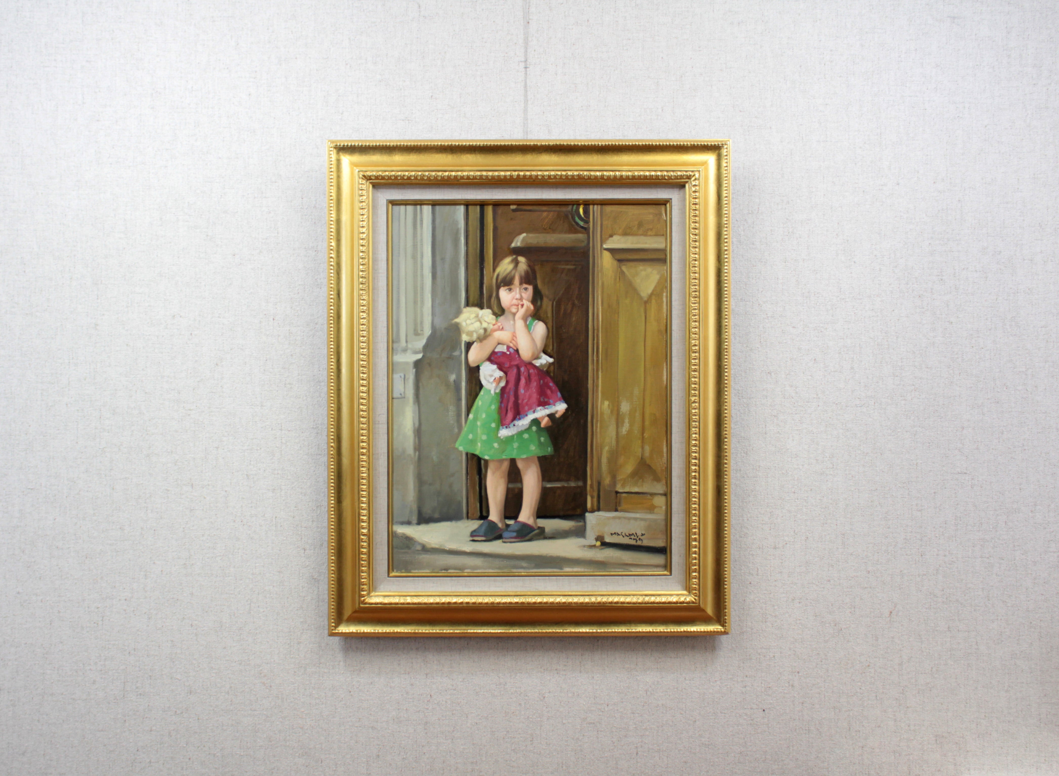 山岸正巳 『人形を抱く少女』 油彩画 - 北海道画廊